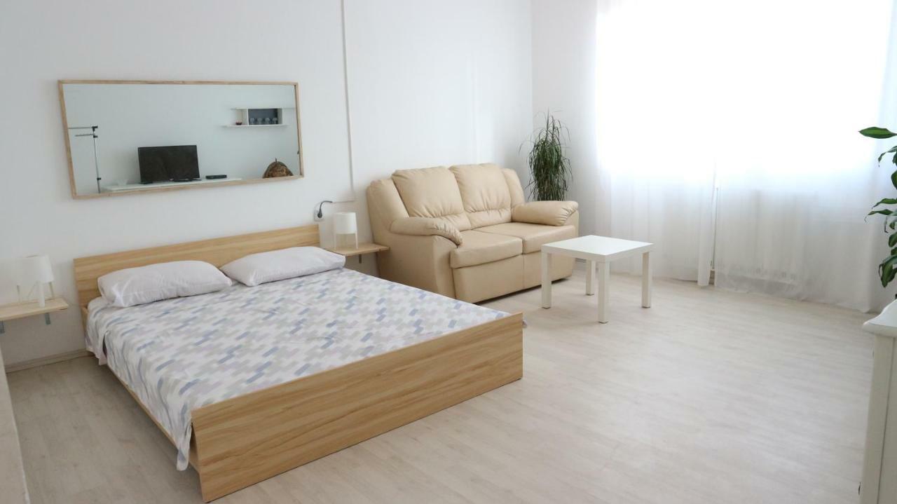 Apartman Lea *